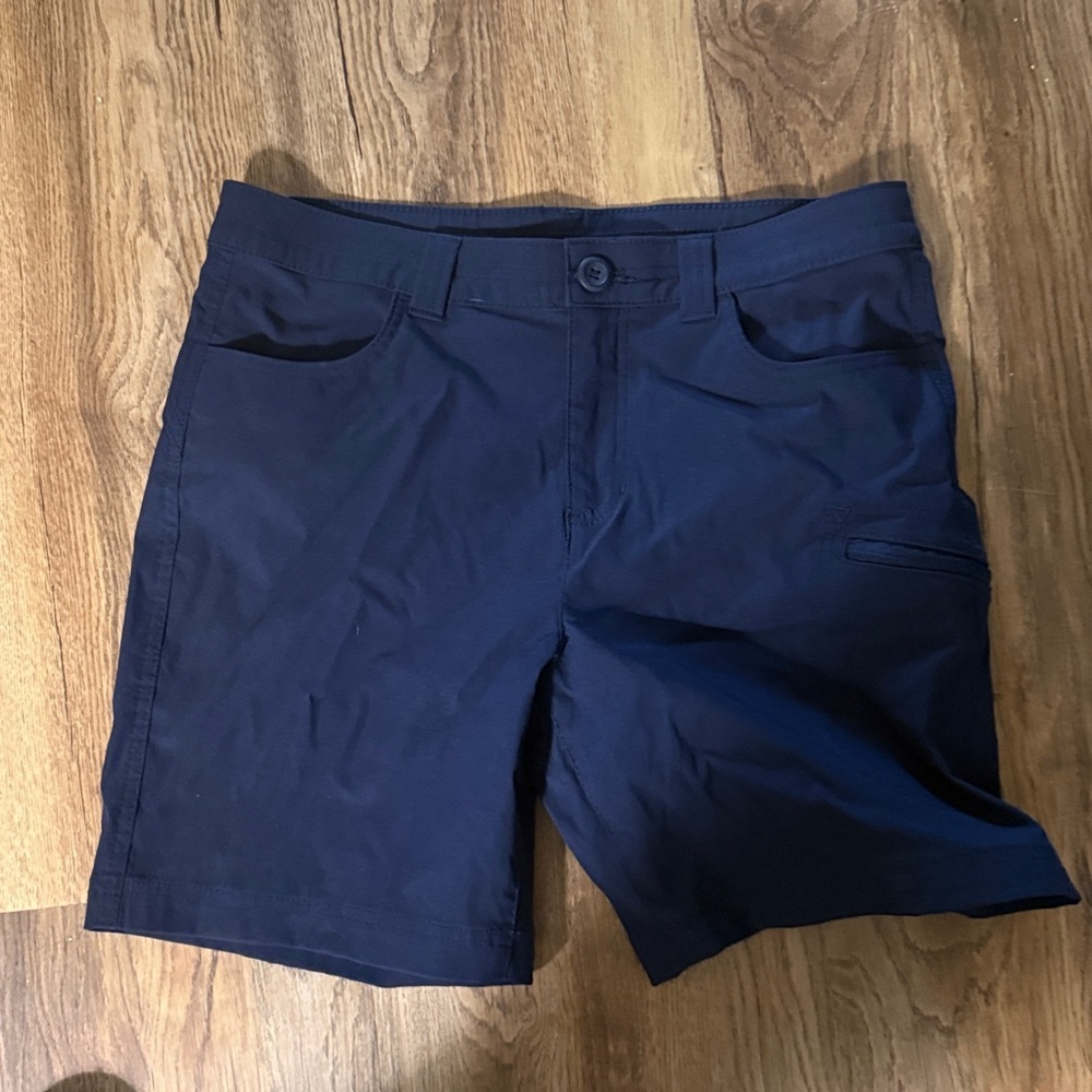 SOLD. EDDIE BAUER ladies size 8, quick dry shorts brand new NWT - Picture 2 of 8